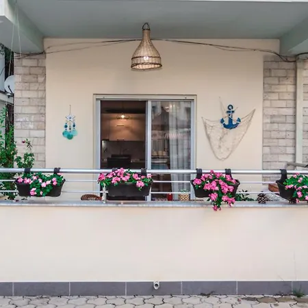 Apartment Costal Charm *